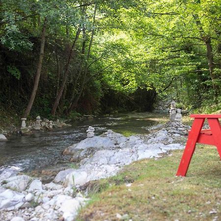 Auberge De Trente Pas Saint-Ferréol-Trente Bagian luar foto
