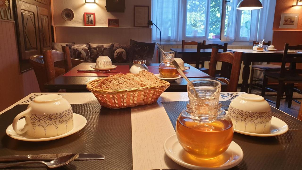 Auberge De Trente Pas Saint-Ferréol-Trente Bagian luar foto