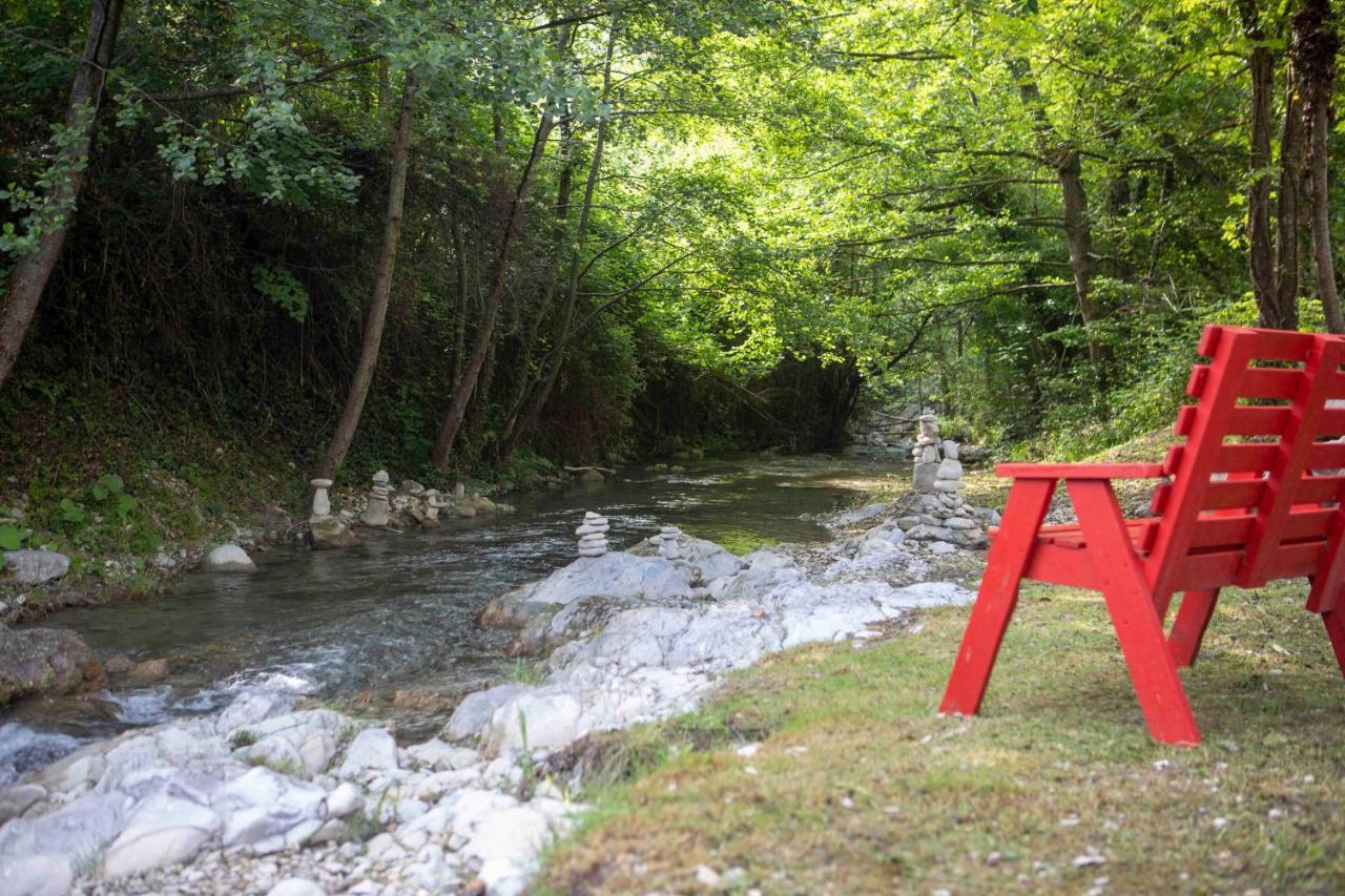 Auberge De Trente Pas Saint-Ferréol-Trente Bagian luar foto