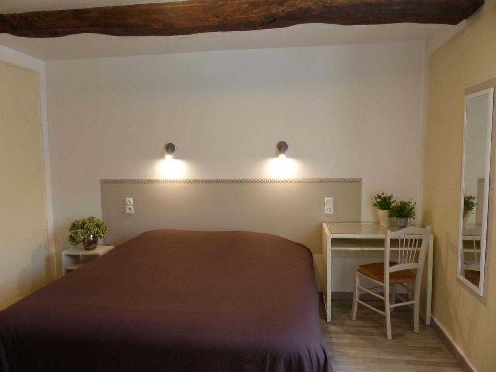 Auberge De Trente Pas Saint-Ferréol-Trente Ruang foto